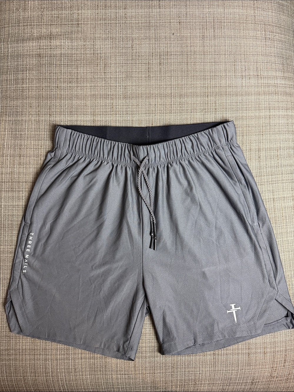 Three Nails Men's Pro-Tech 2.0 Linerless 5” Athletic Shorts sz L Like New